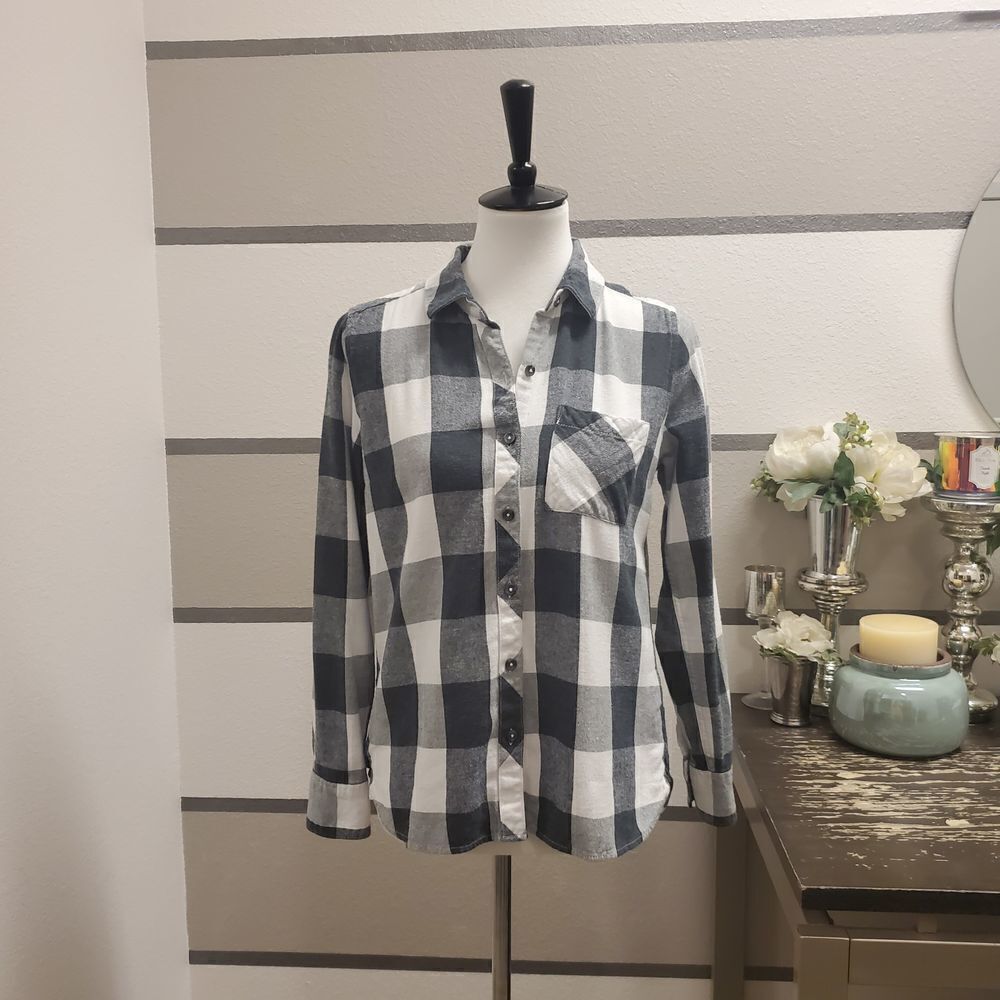Woolrich Black/White Plaid Flannel Button Up Sz M